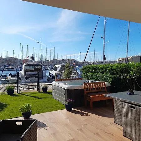 Cap Saint Martin Marina 아그
