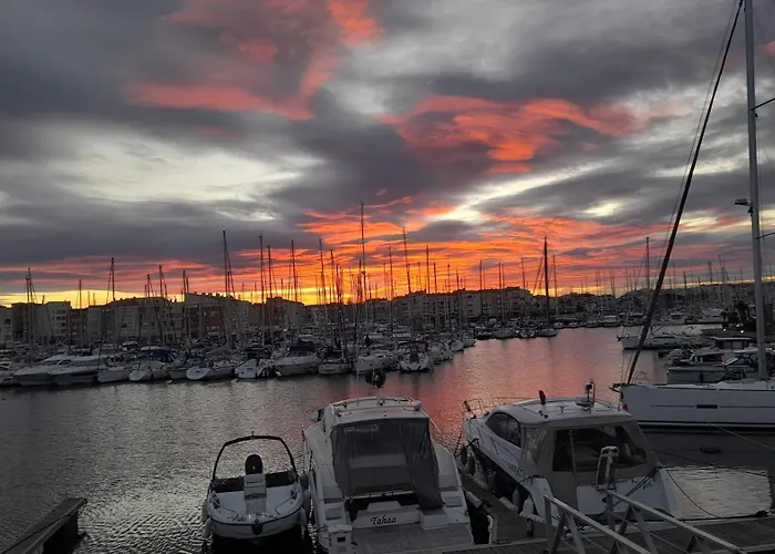 Cap Saint Martin Marina 3* 아그