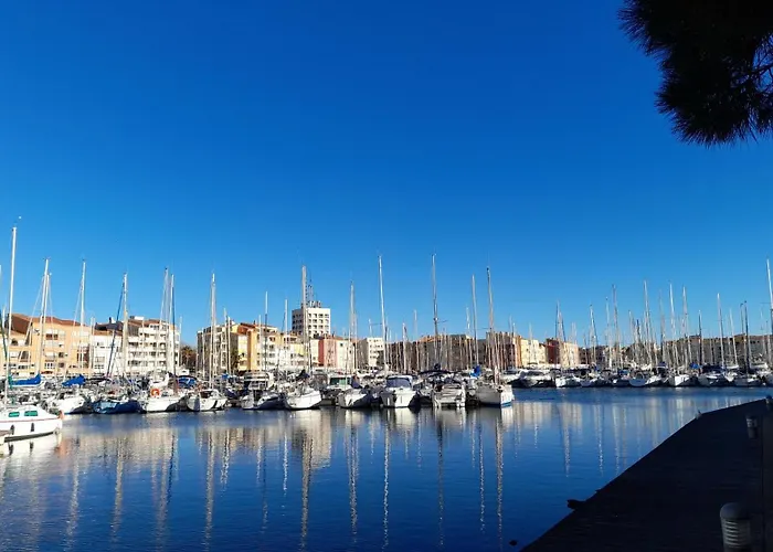 Cap Saint Martin Marina 3* 아그