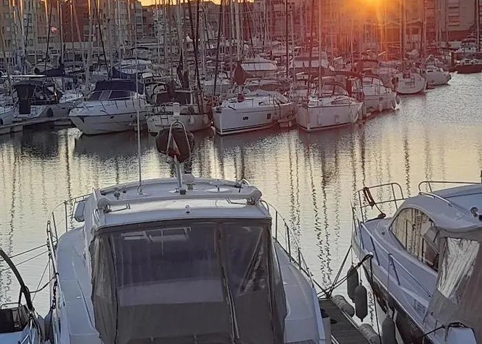 Cap Saint Martin Marina ゲストハウス 3*