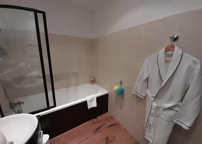 Cap Saint Martin Marina ゲストハウス 3*