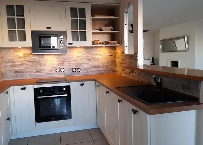 Cap Saint Martin Marina ゲストハウス 3*