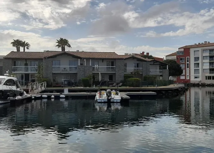 Cap Saint Martin Marina 게스트하우스 3*